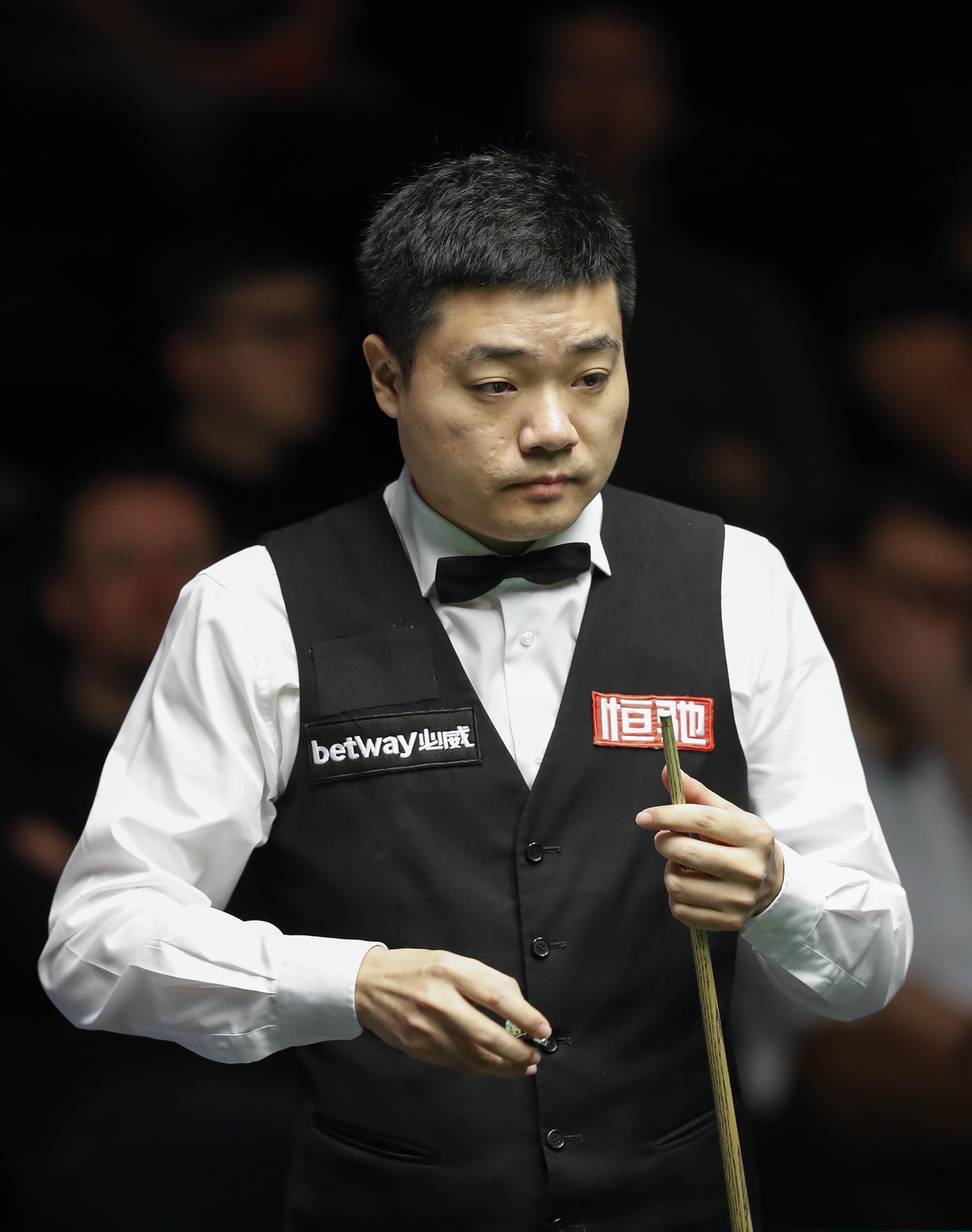 反手跨场与 反手跨场与